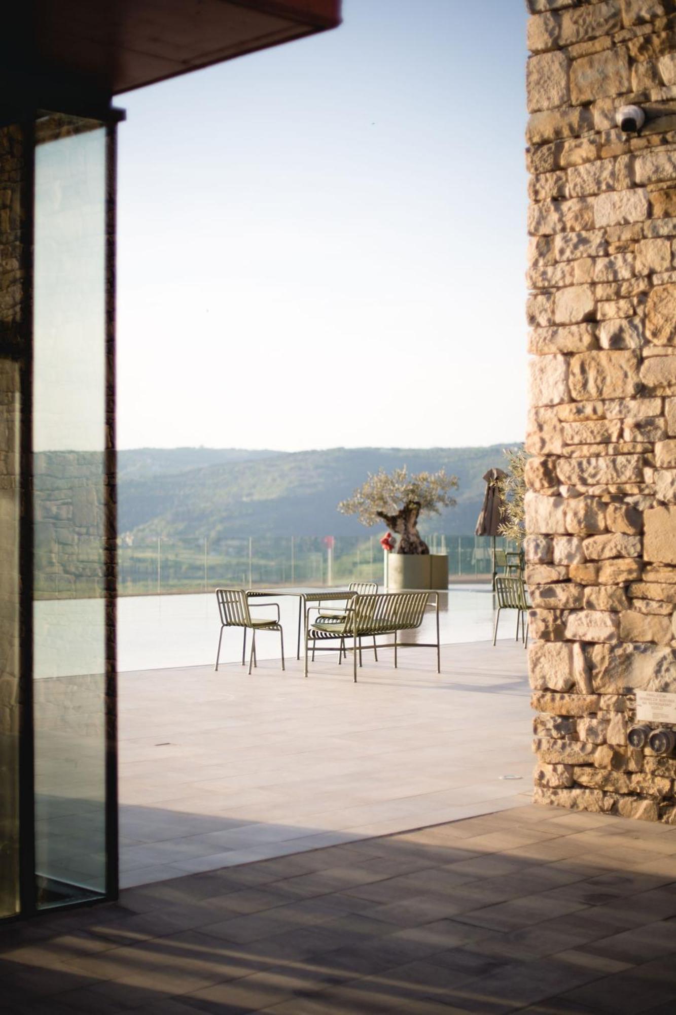 Winery & Design Hotel Roxanich Motovun Exterior foto
